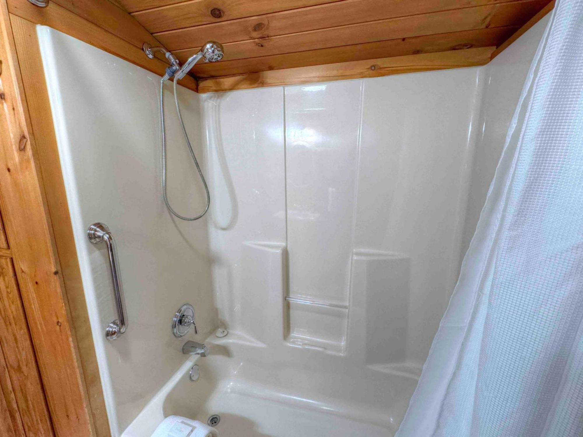 Ferngully Creek Cabins มิลเลอร์สเบิร์ก ภายนอก รูปภาพ