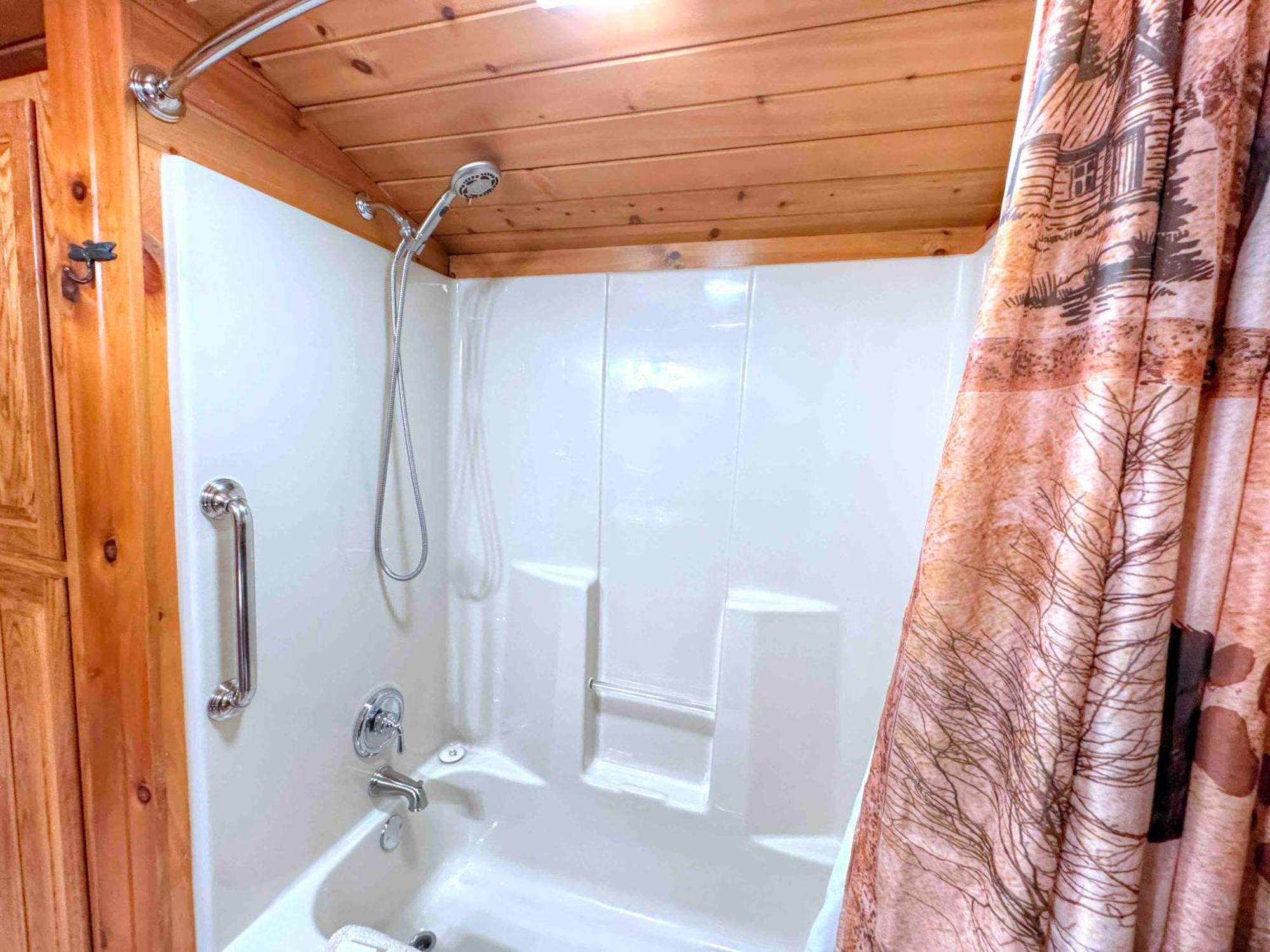 Ferngully Creek Cabins มิลเลอร์สเบิร์ก ภายนอก รูปภาพ